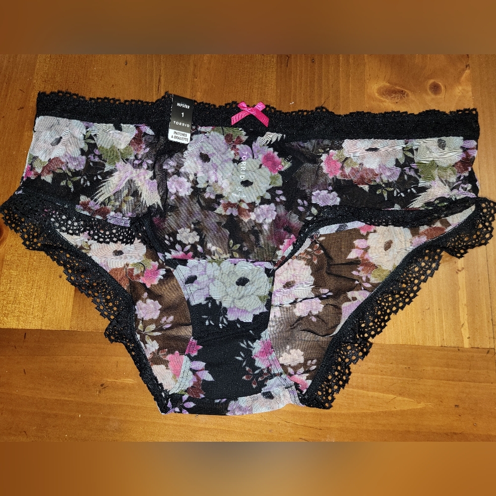 NEW NWT Torrid Black Floral Lace Hipster Panties Size 1 (14/16)